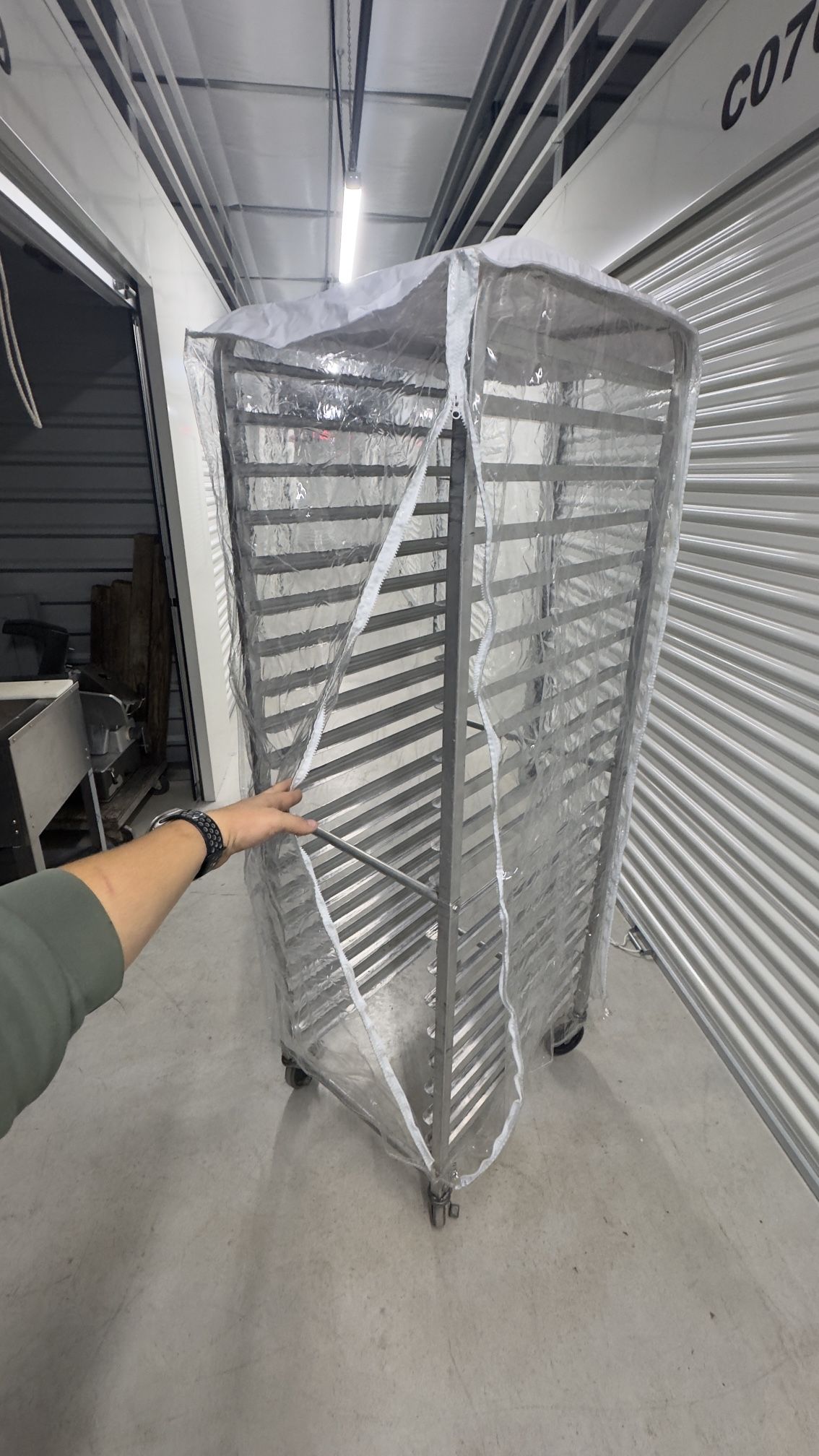 WINHOLT 20 Tier Aluminum Bakery Cooling Rack comes with plastic cover $145