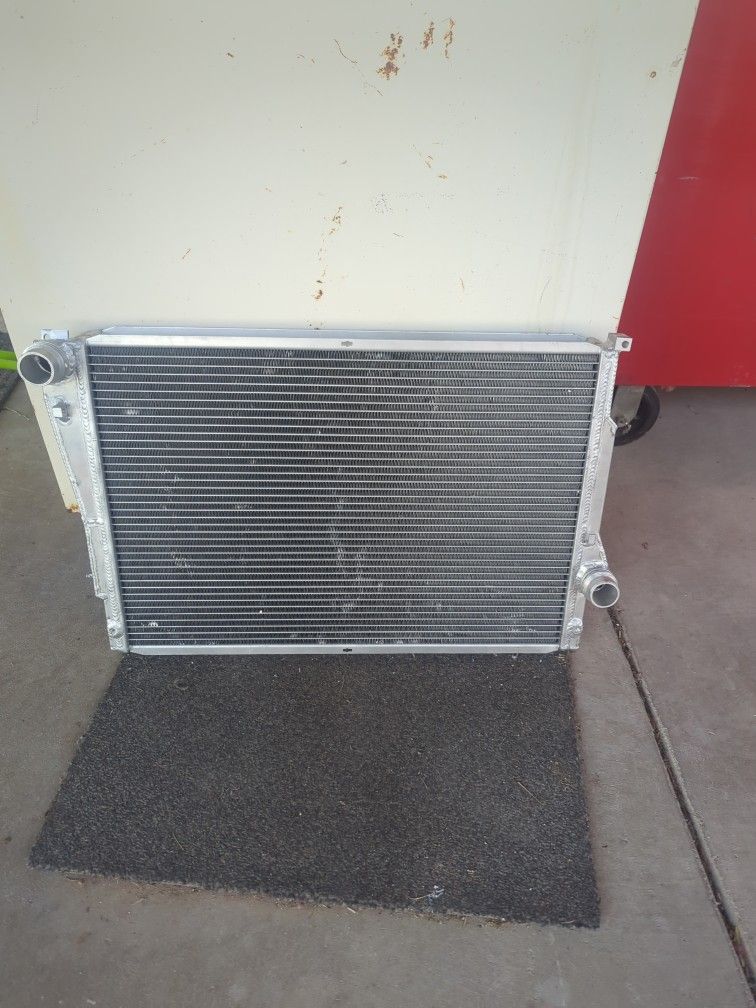 All Aluminum Radiator For 2003 BMW 3 Series