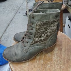 Women's Roxy Boots 