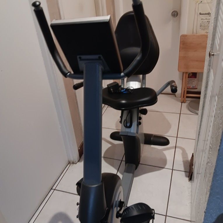 EXERCISE BIKE WITH DIFFERENT SPEEDS FOR HOME HAS FITNESS MONITORWITH ELECTRIC ADAPTER