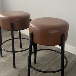 Set of 2 Modern Brown Leather Bar Stools with Black Metal Legs