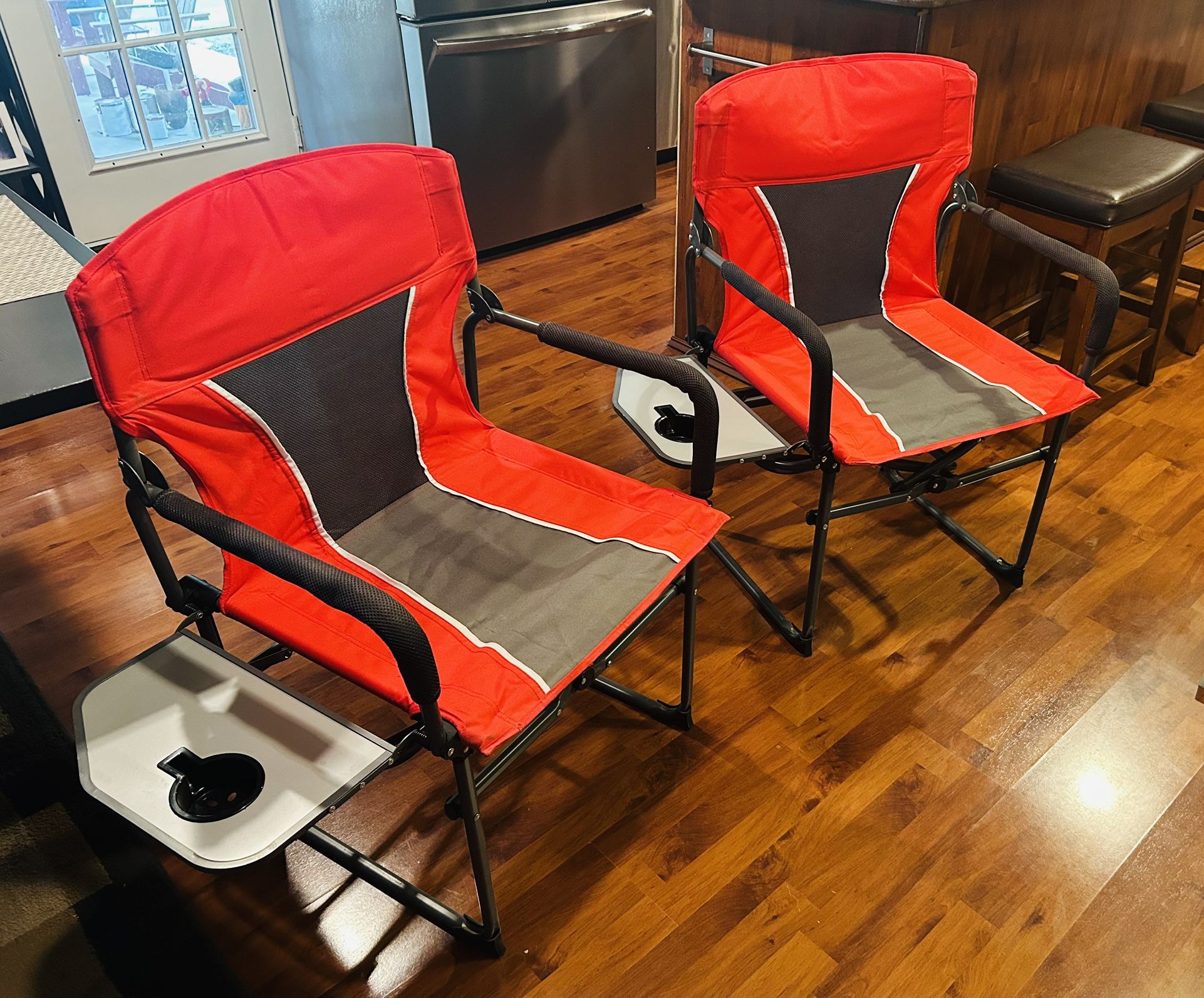 Folding Lawn Chairs (2)
