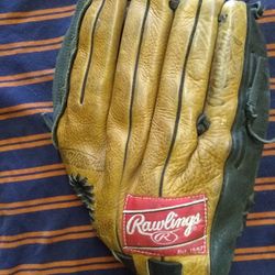 Rawlings Left Handed Baseball Glove