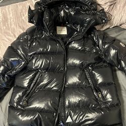 Moncler Puffer Jacket 
