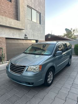 2010 Chryler Town & Country