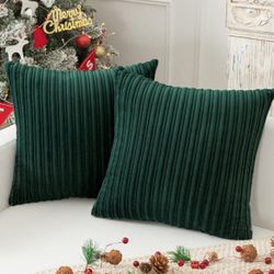 Kevin Textile 22x22 Throw Pillow Covers Decor Pillows Sofa Cushion Covers Set of 2 Accent Pillows for Couch, 55x55 cm, 22 x 22 Inch, Dark Green