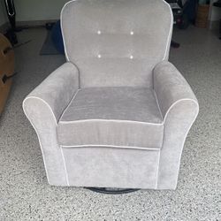 Swivel Rocking Chair 