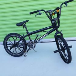 BIKE MONGOOSE 3.1 Ft Tall