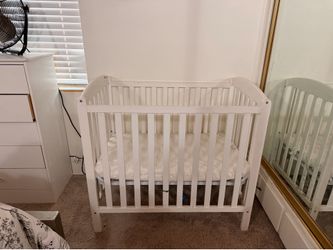 Mini crib