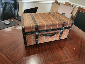 Vintage-Style Bamboo Decorative Trunk Box
