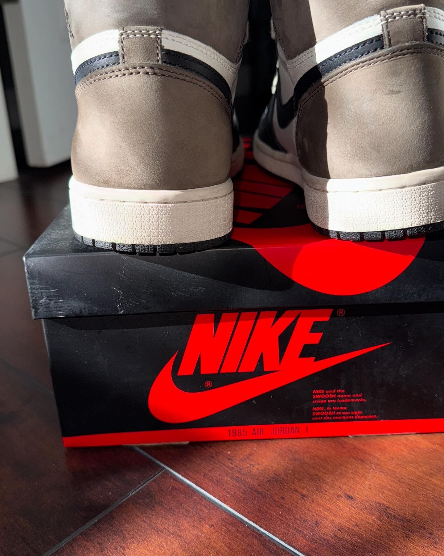 Jordan 1 Retro OG High Dark Mocha Size 10.5 OG ALL