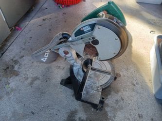 Black and Decker miter saw tool