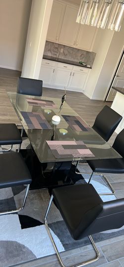 Dinning table