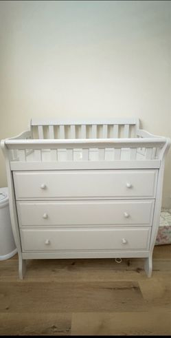 Baby Changing Table / Dresser