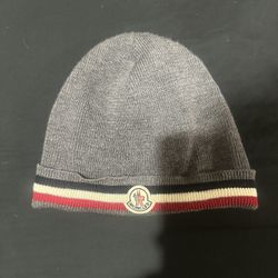 Grey moncler hat
