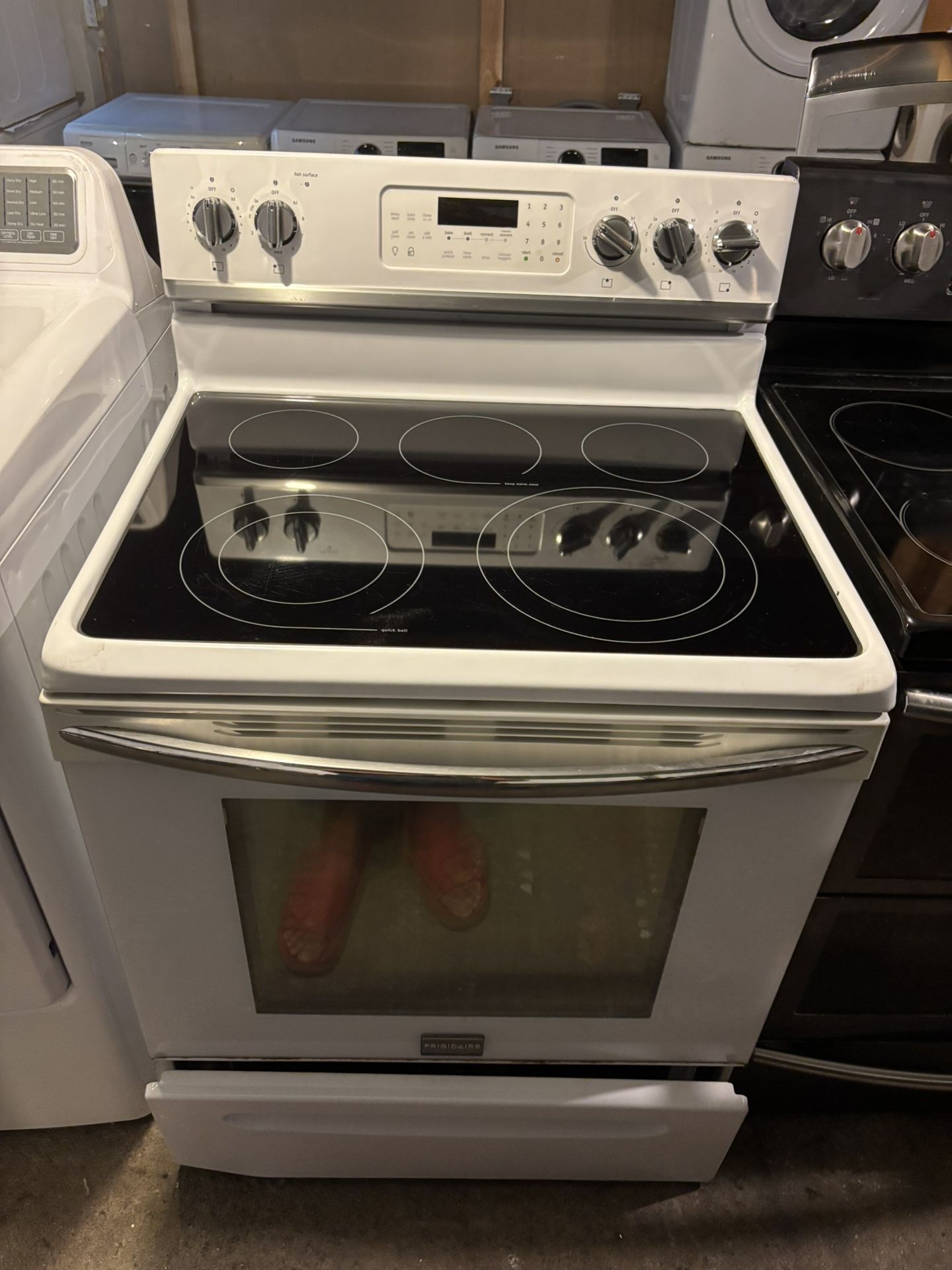 Frigidaire Stove On Good Working Condition