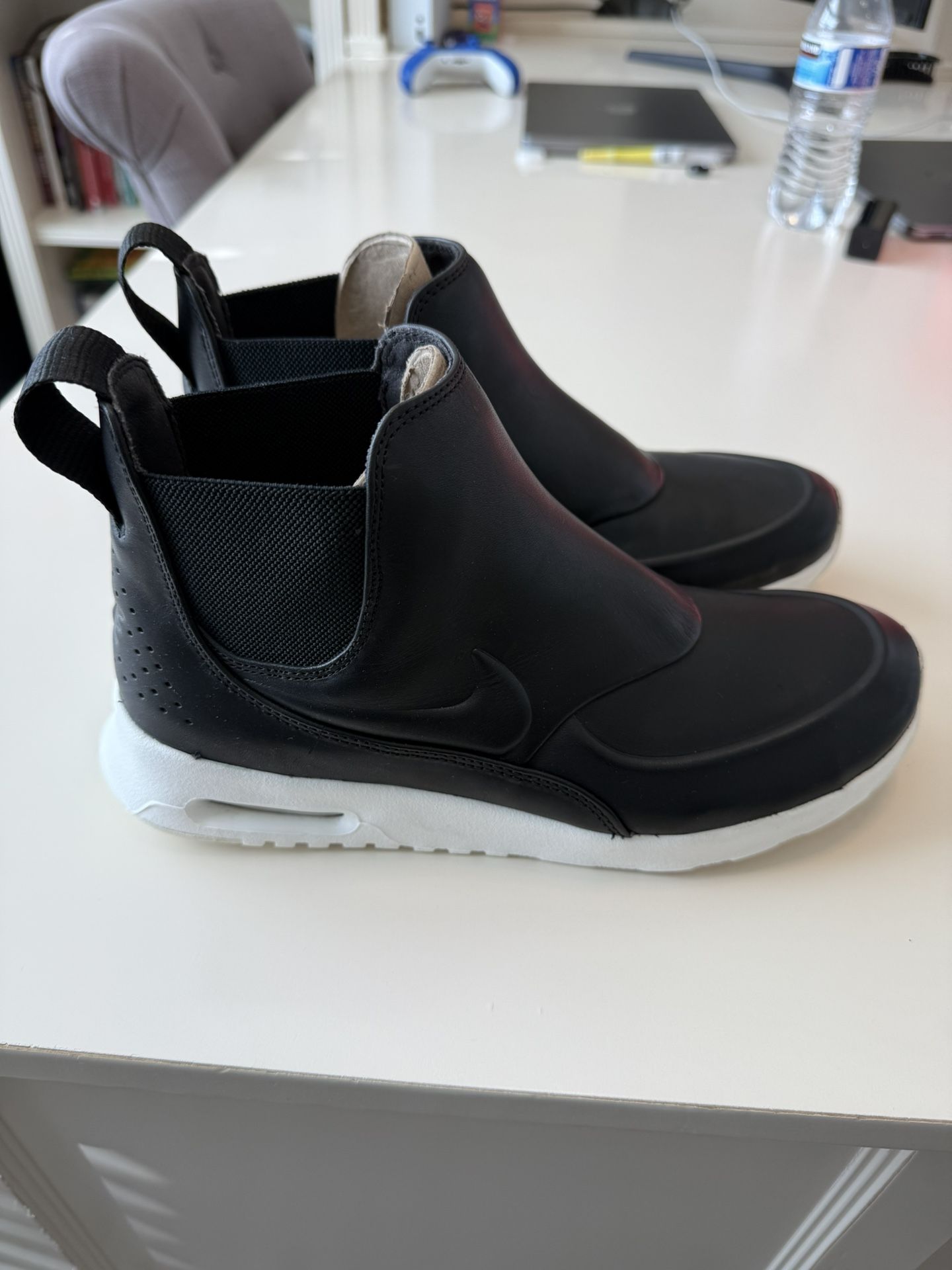 Nike Air Mad Thea MID Women’s 8