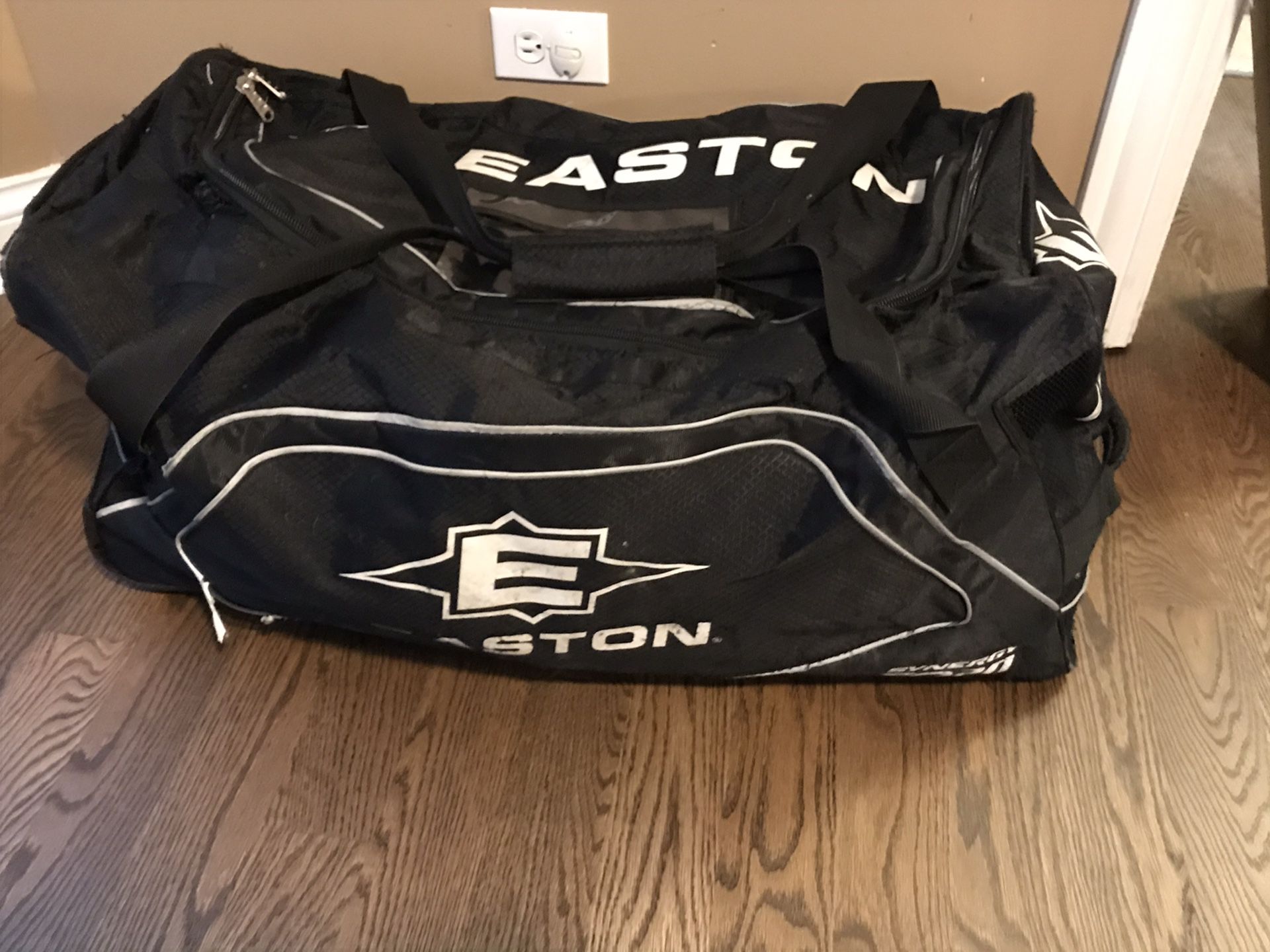 Easton rolling hockey bag