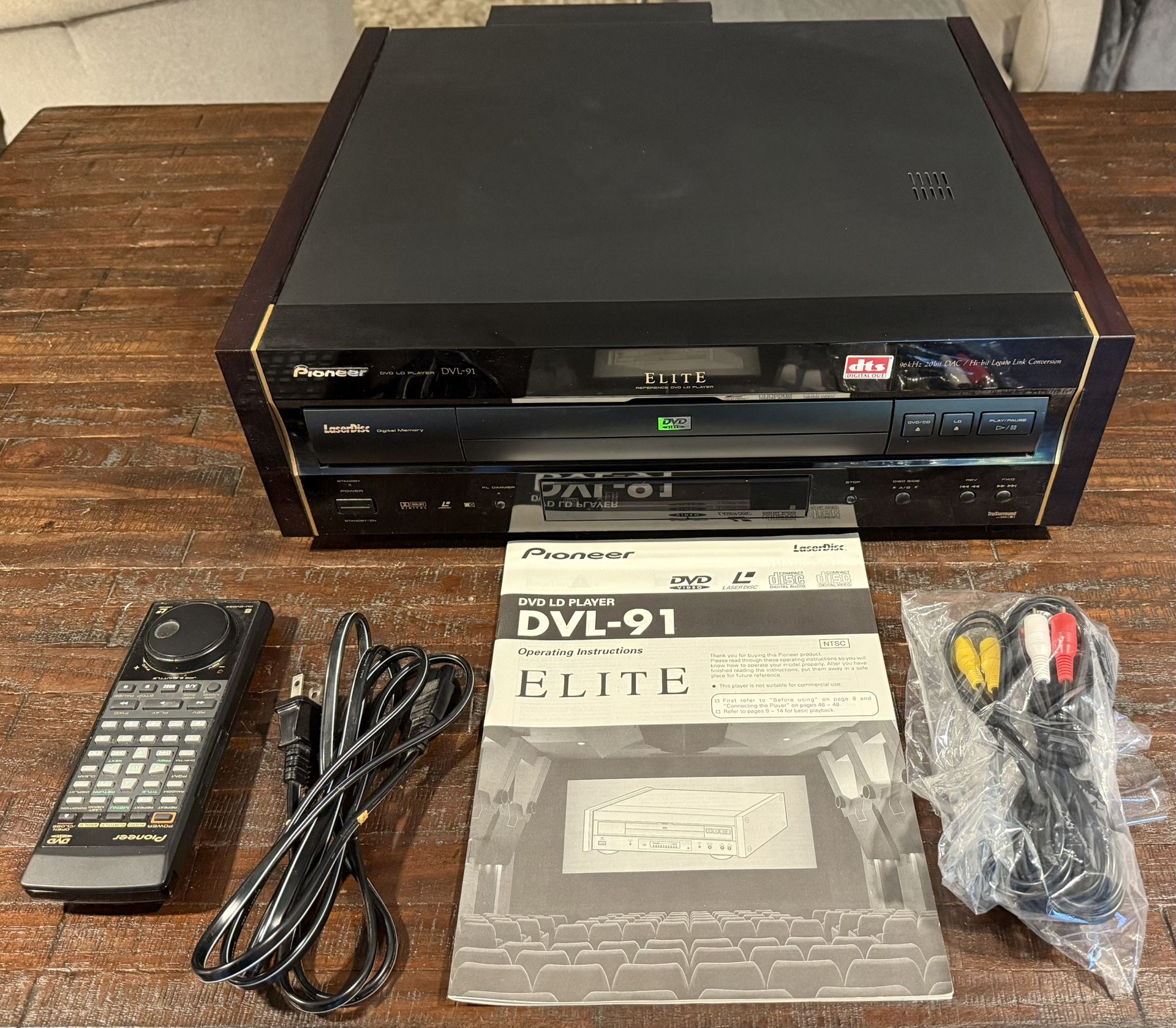 Nice Pioneer Elite DVL-91 Laser Disc/DVD Player with Remote in Original Box Seldom Used!