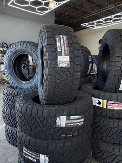Nitto Recon Grappler A/T 35x12.50R20LT Tires
