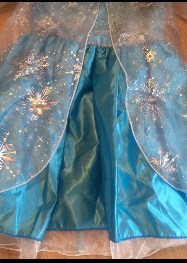 New with tags Elsa Costume/Dress Size 12/18 months