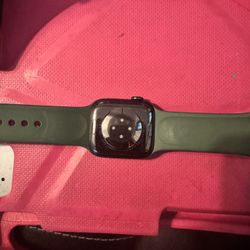 Apple 7 Series Watch 