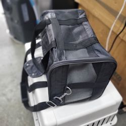 Pet carrier