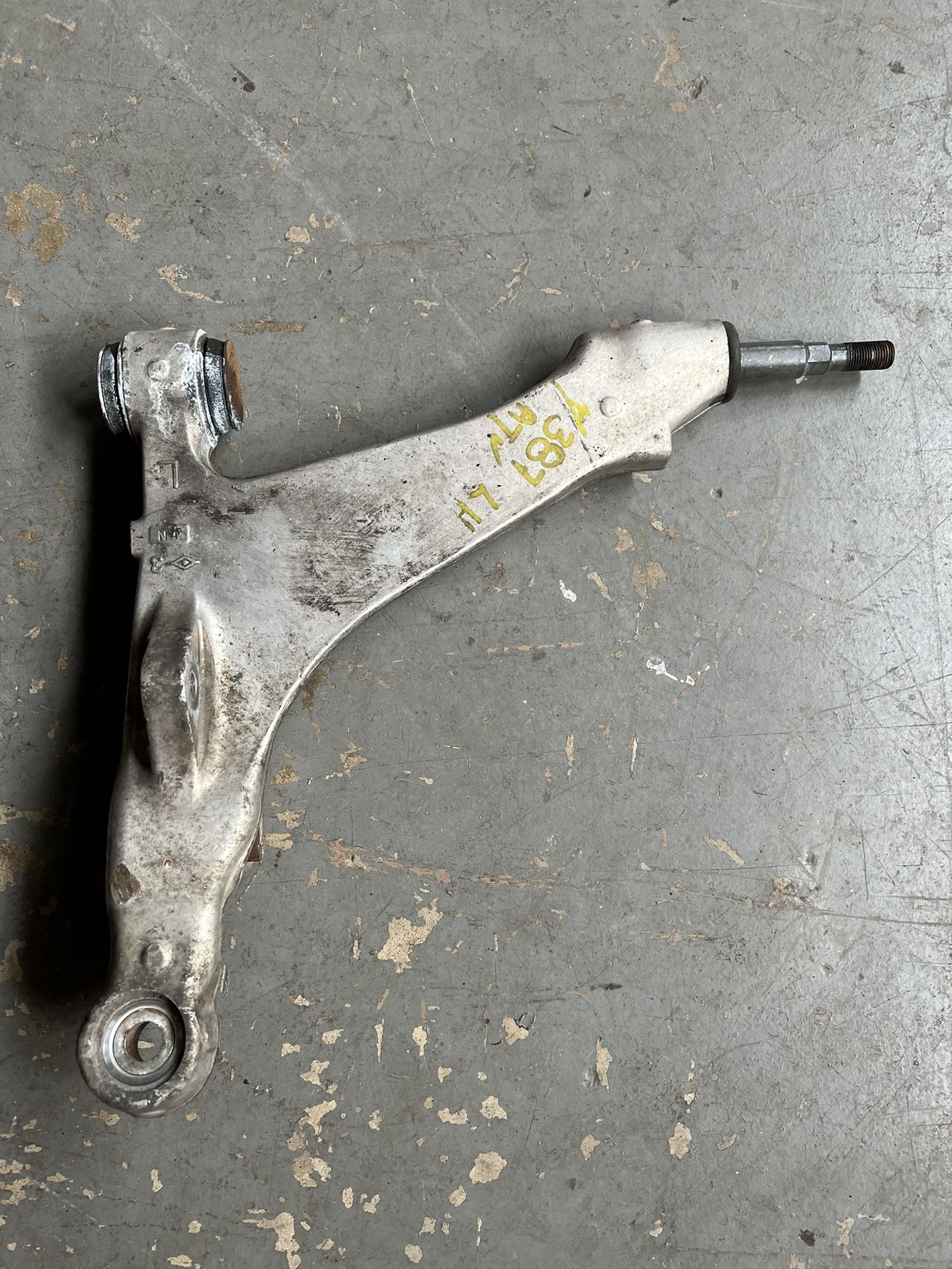 Driver Side Lower Control Arm Front Sedan AWD Fits 06-15 LEXUS IS250