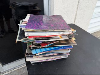 Lot of 80 1980’s Vinyl Records! Vinyls are in great shape. Covers have water damage