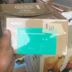 Aukey 3 In 1 Charging Station 