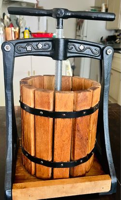 Vintage  Cast Iron Fruit & Wine Press