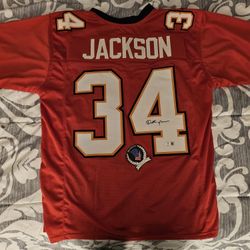  Autographed Dexter Jackson Jersey 