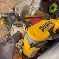 Saw Dewalt 