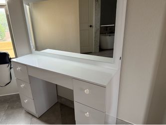 Make Up Vanity