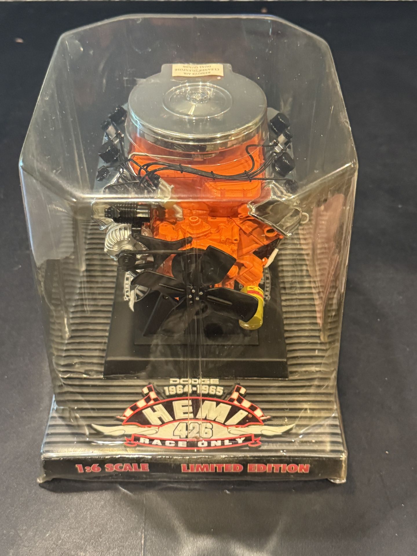 1Dodge 426 Race Hemi Engine Model Limited Edition 1:6 Liberty Classic