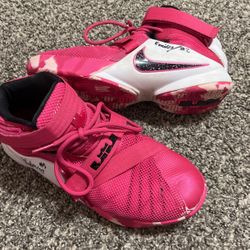 Lebron Soldier 9 Think Pink Size 7 And Nike Kyries 6 Pool 