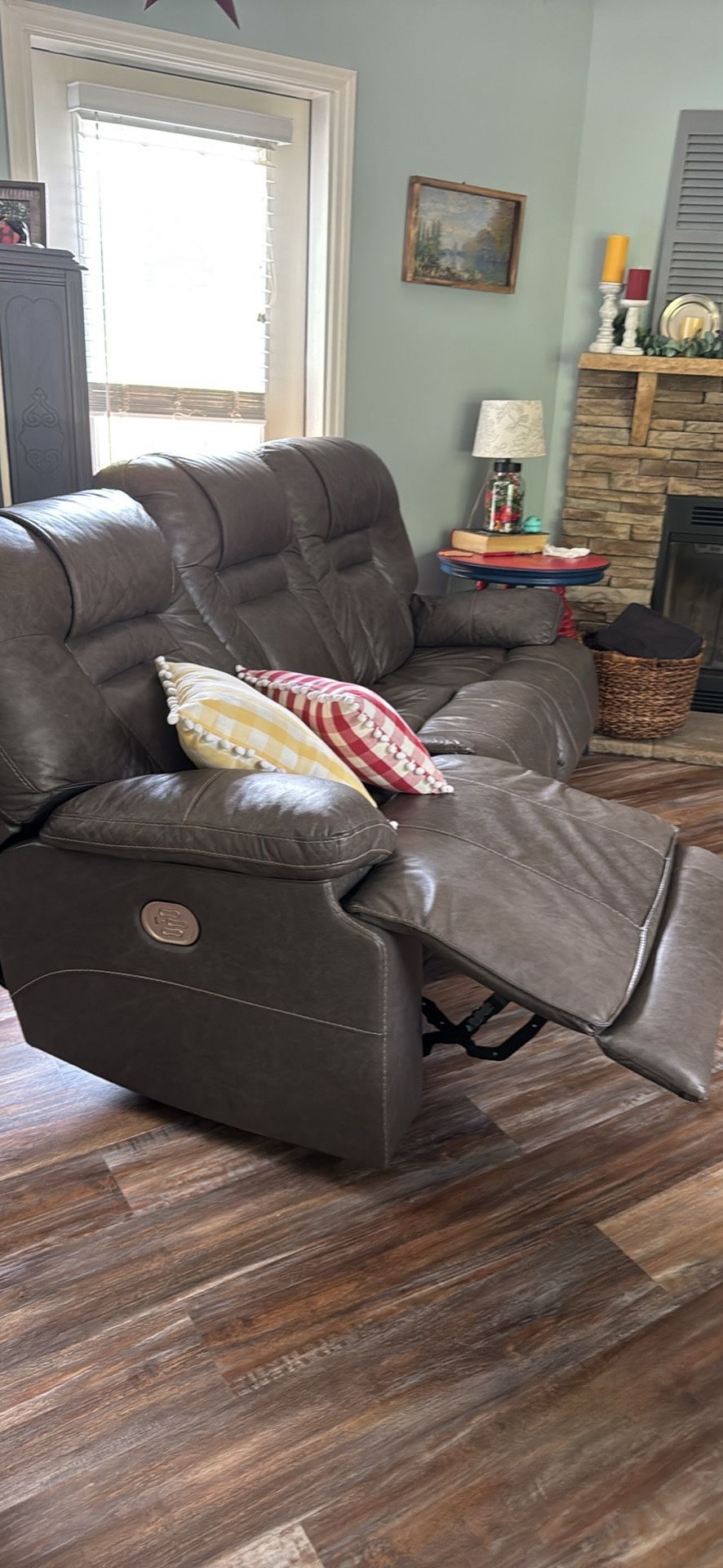 Comfortable Leather Recliner Sofa