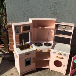 Kids Play Kitchen With The Show Stove 