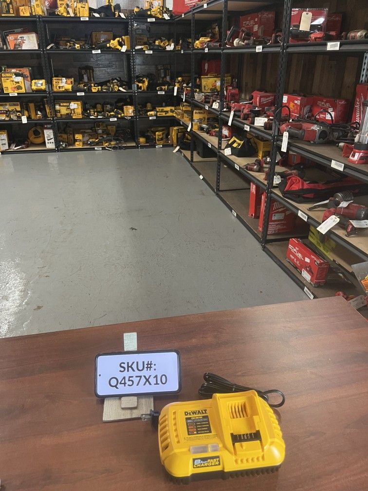 USED Dewalt 20V Fan Cooled Fast Battery Charger DCB118