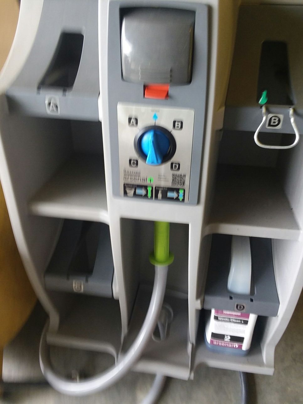 Wall units cleaning systems