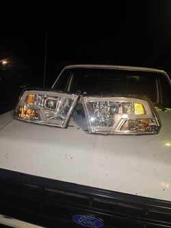 2009 Dodge Ram 1500 Headlights 