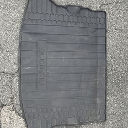 Subaru trunk mat