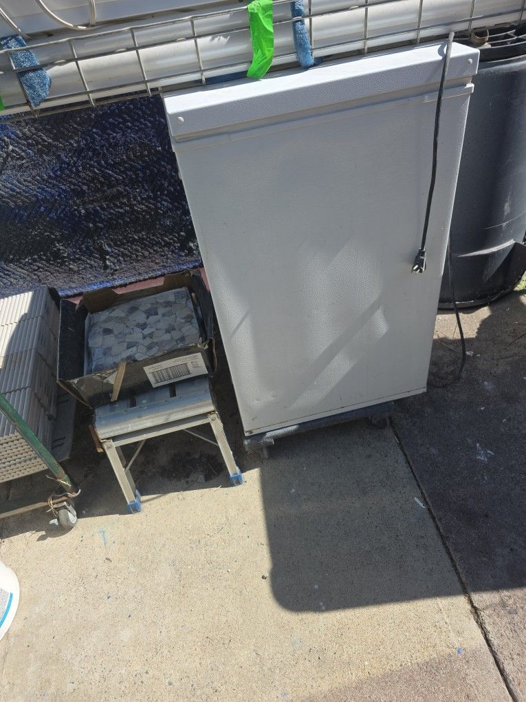 Free Deep Freezer / Dishwasher 