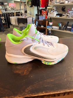 Nike Zoom Freak 4 'The Decision'  Men’s size 10, Like New