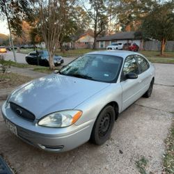 2004 Ford Taurus