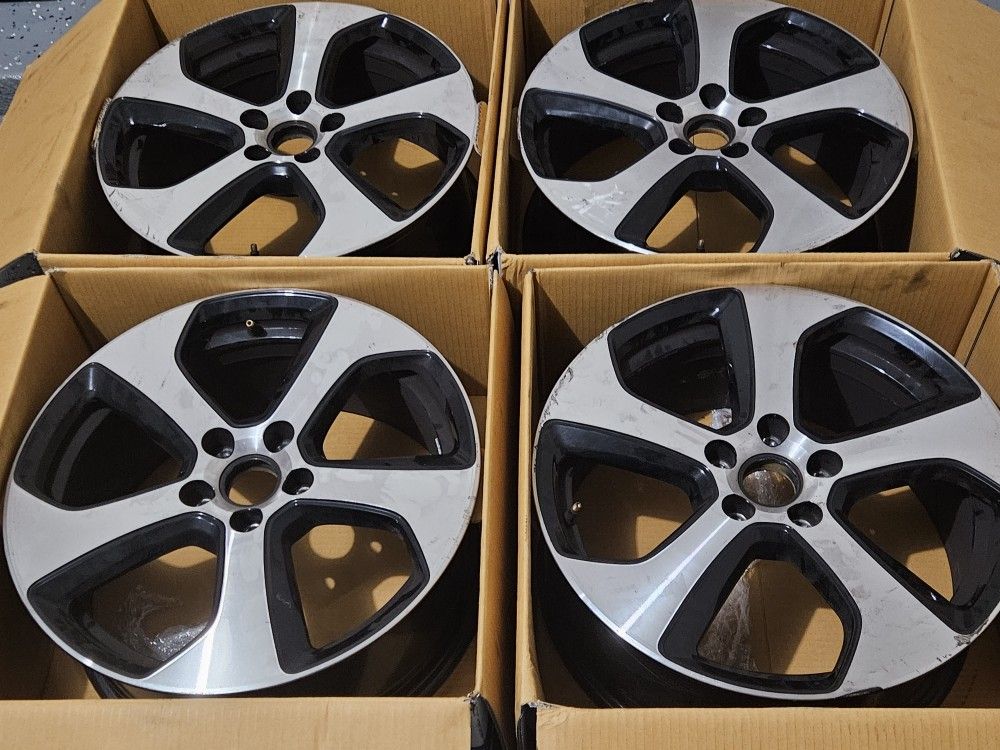VW GTI - OEM Wheels - 18 Inch Austins