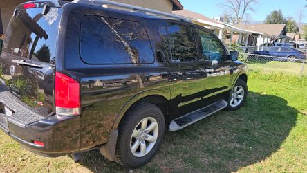 Nissan armada 2012