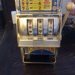 Toy slot machines 