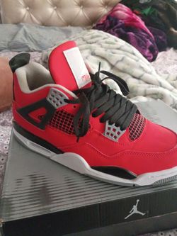 Jordans 81/2y
