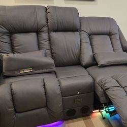 Power Reclining Loveseat 